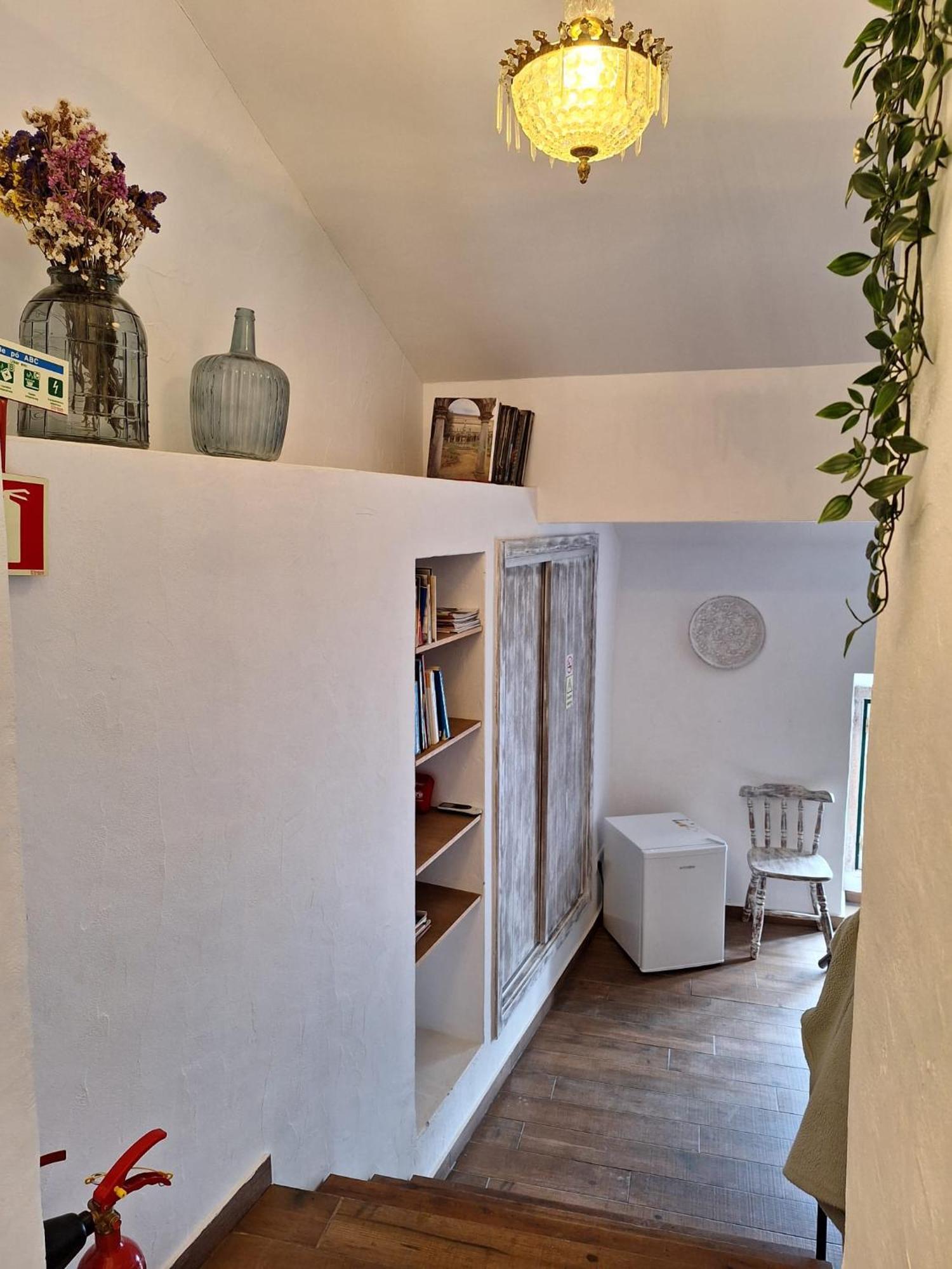 Lovin Book Guesthouse Óbidos Eksteriør billede
